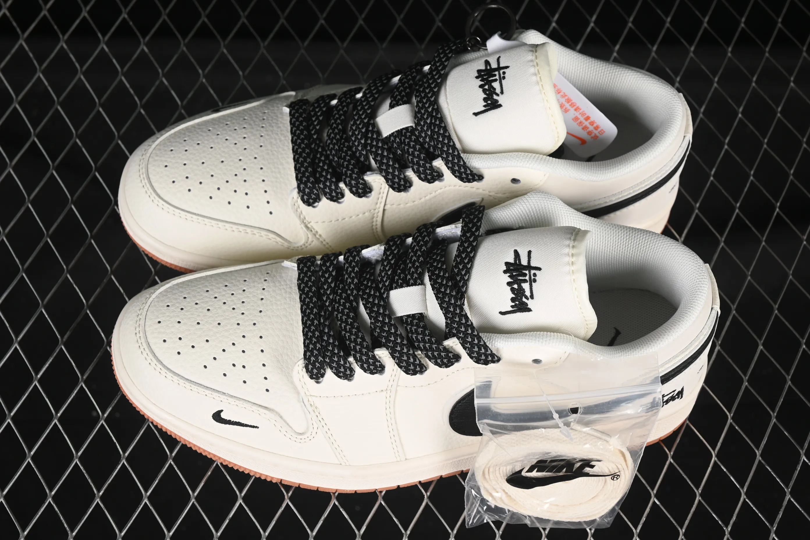 All categories Air Jordan Jordan series basketball shoes Air Jordan 1 Low high-end customized low-top sneakers Air Jordan 1 Low AJ1 Joe 1 Stussy joint black hook raw rubber high-end customized low-top retro basketball shoes XX3168-170